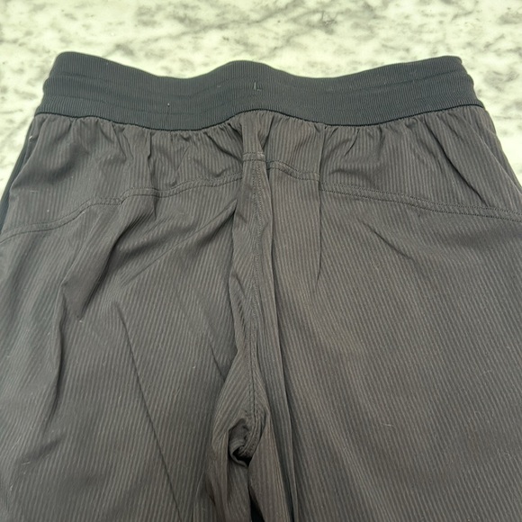 Lululemon Beyond the Studio Jogger Black Size 8 - Picture 13 of 14